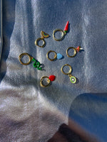 Cargar imagen en el visor de la galería, PENDIENTES HEART RED
