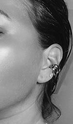 Cargar imagen en el visor de la galería, EAR CUFF SATURN
