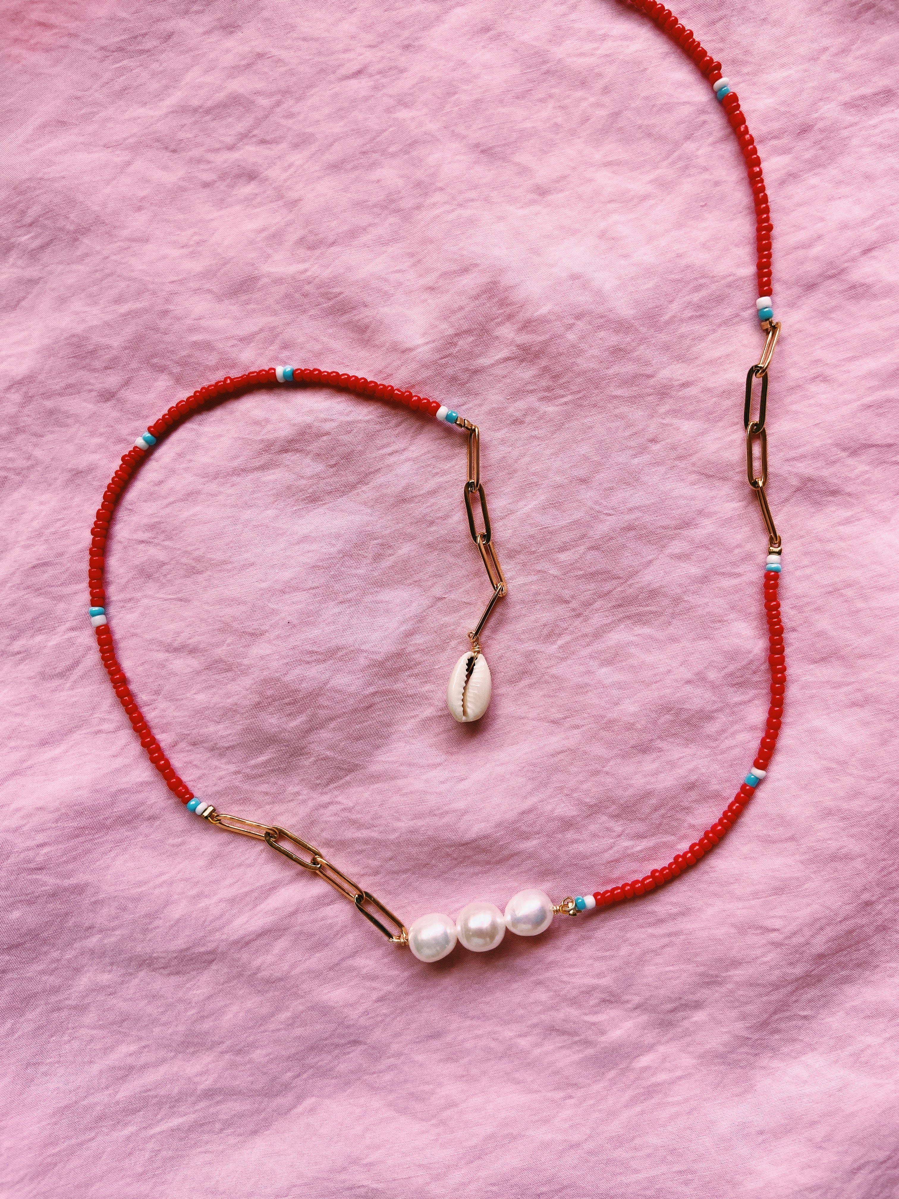 COLLAR RED PEARLS