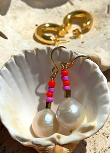 PENDIENTES PEARL BEADS FUCSIA