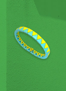 PULSERA GREEN AND YELLOW TRIANGLE