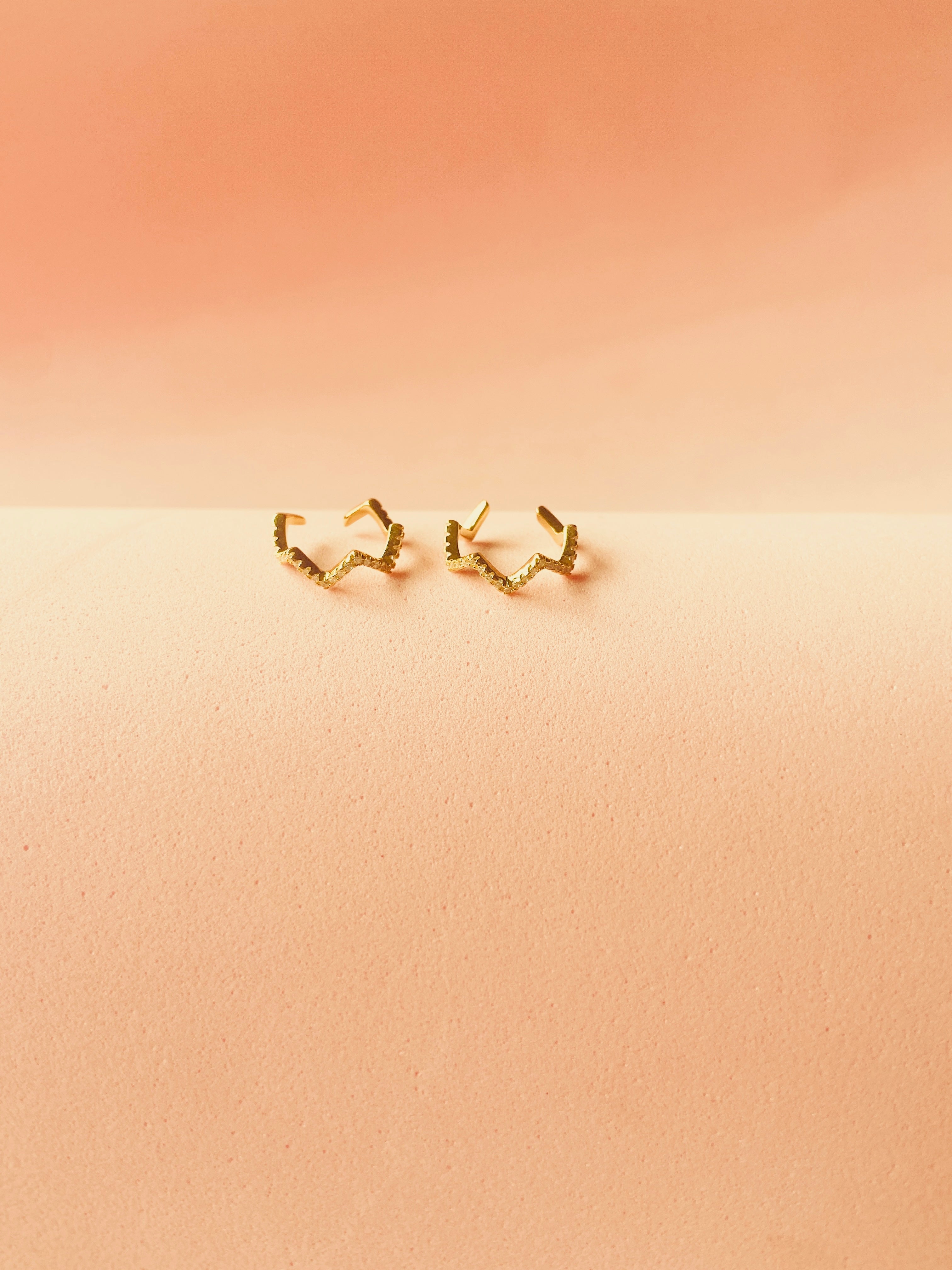 ZIGZAG EAR CUFF (unidad)